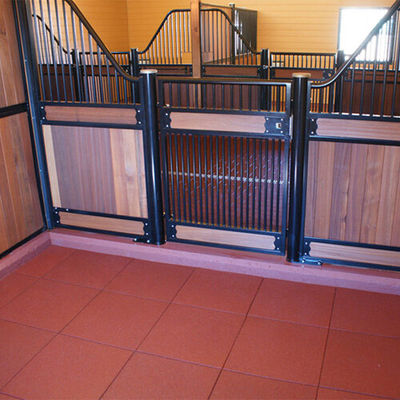 Fall Protection Rubber Horse Stall Tiles 50 X 50cm Thickness 4cm With Drainage Channel